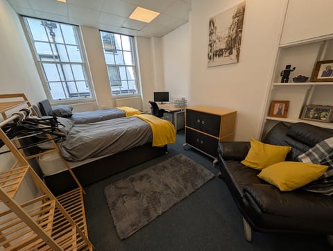 First floor front twin/double bedroom
