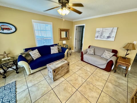 ocean-lakes-2-bedroom-2-bath-pet-friendly-golf-cart-vacation-rental