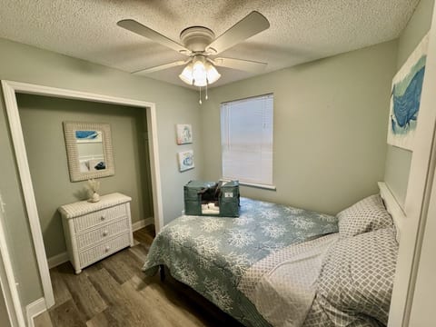 Ocean Lakes 2BR | Golf Cart Included | Beach Cottage