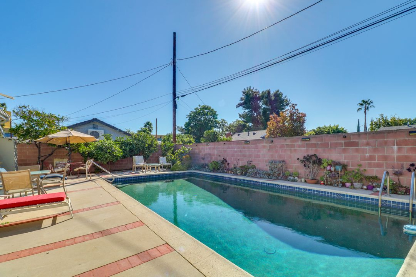 North Hills 2BR Home + Outdoor Pool - Los Angeles