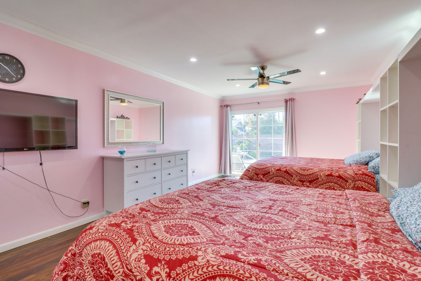 North Hills 2BR Home + Outdoor Pool - Los Angeles