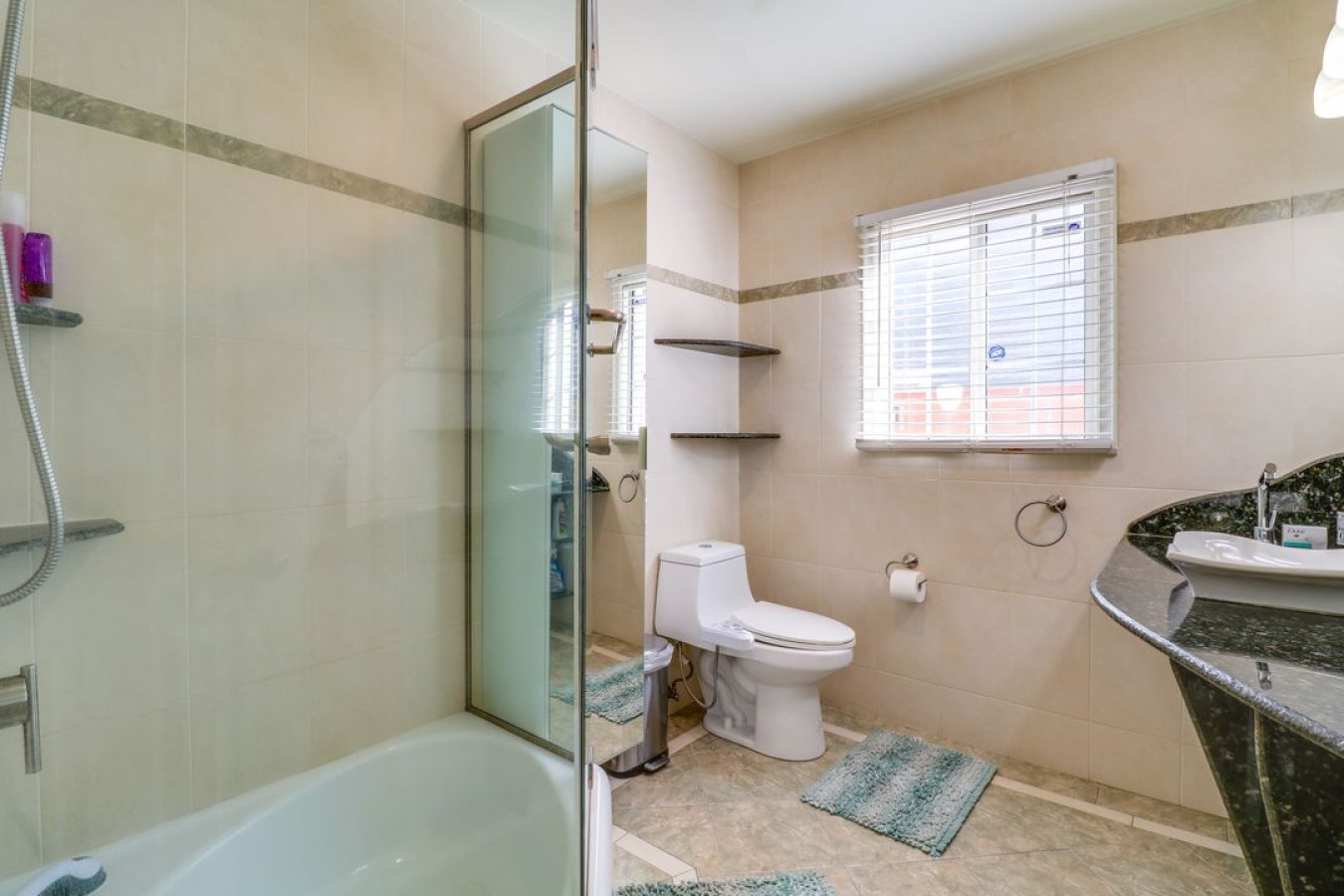 North Hills 2BR Home + Outdoor Pool - Los Angeles