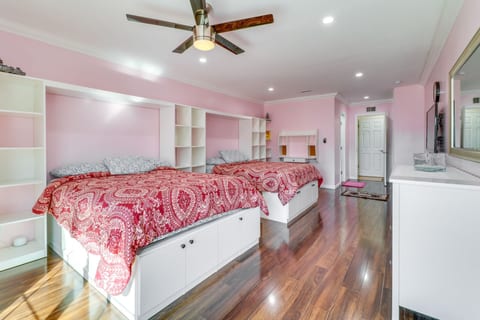 North Hills 2BR Home + Outdoor Pool