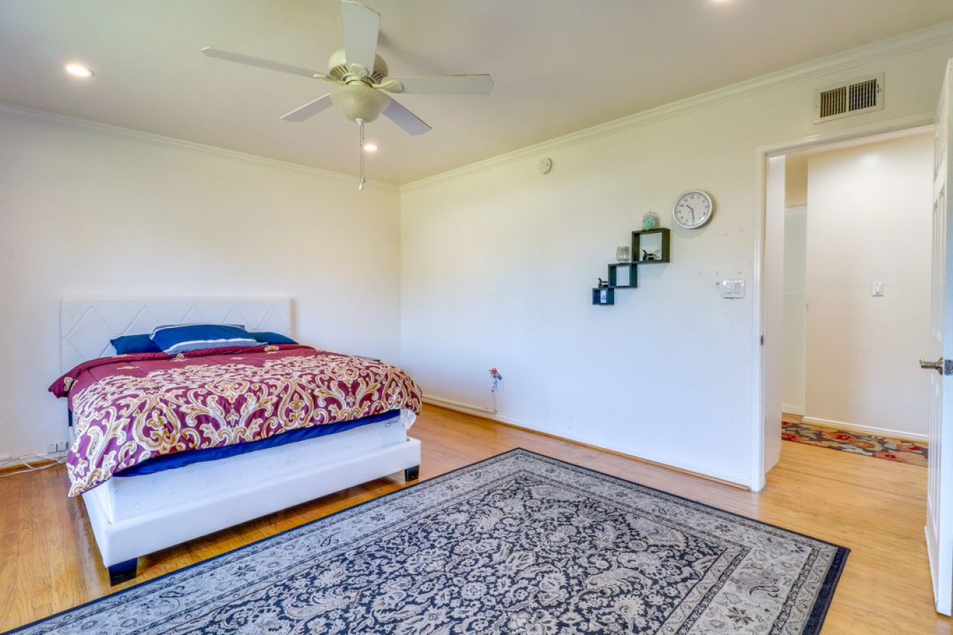 North Hills 2BR Home + Outdoor Pool - Los Angeles