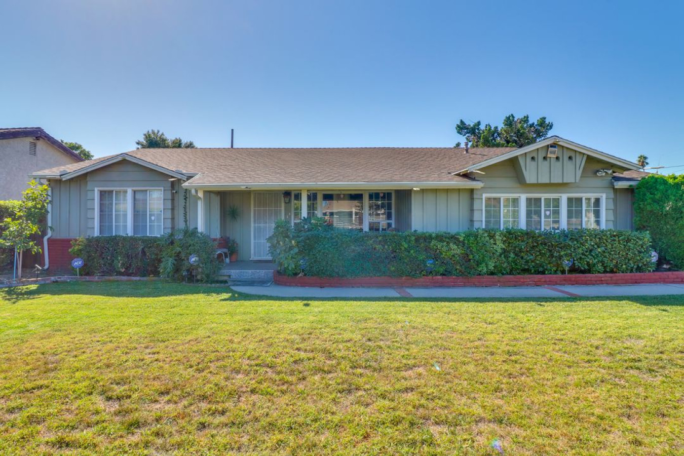 North Hills 2BR Home + Outdoor Pool - Los Angeles