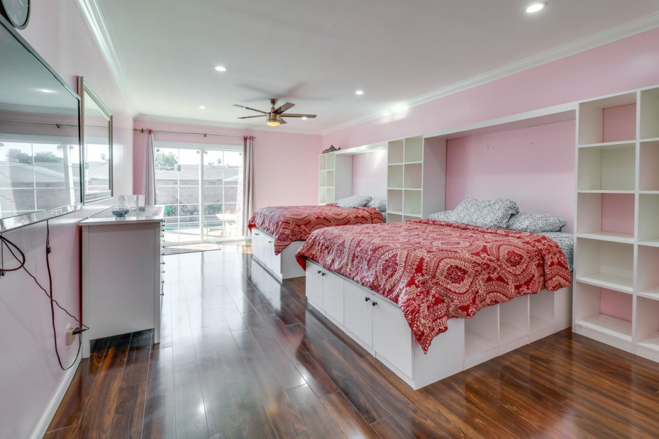 North Hills 2BR Home + Outdoor Pool - Los Angeles