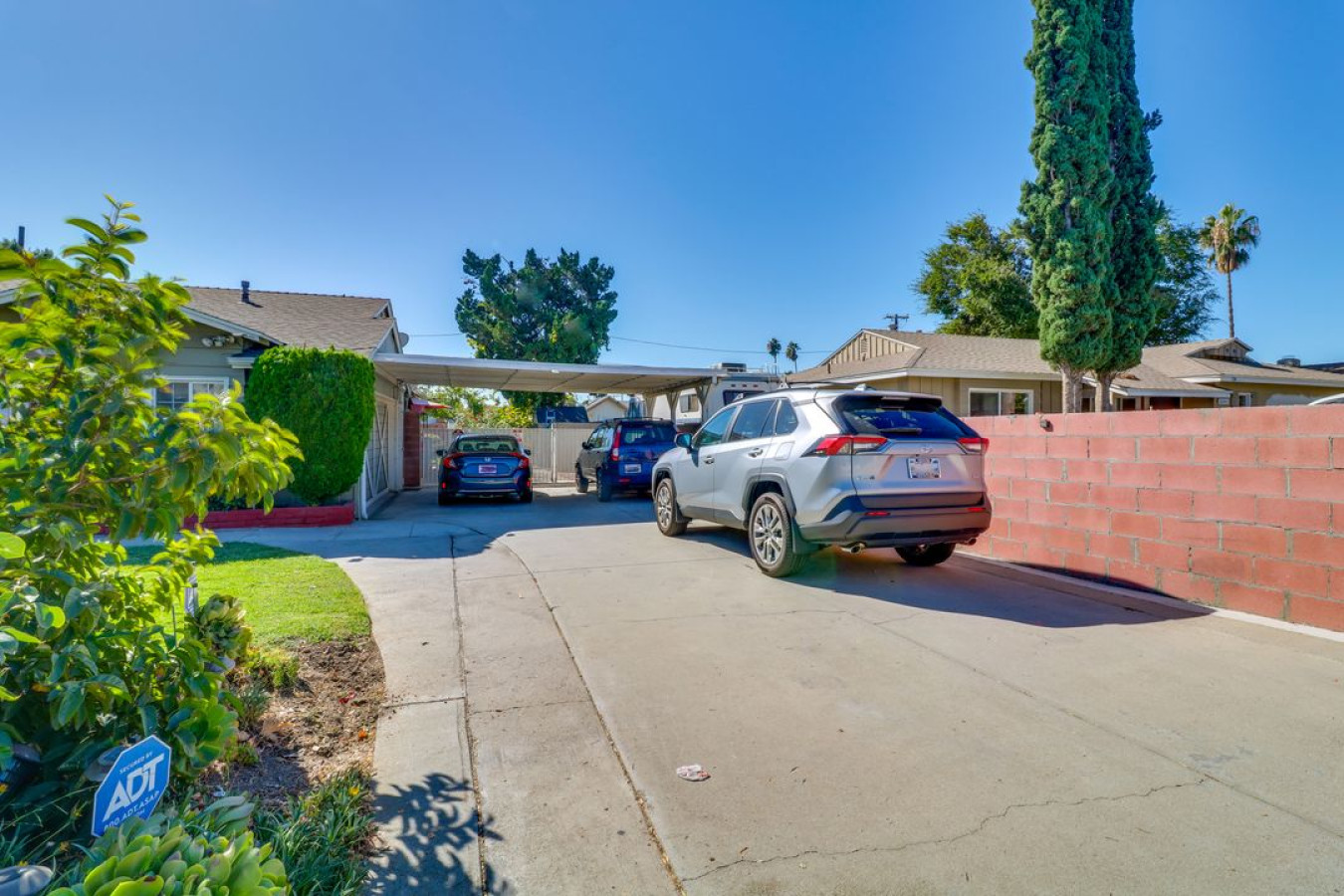 North Hills 2BR Home + Outdoor Pool - Los Angeles