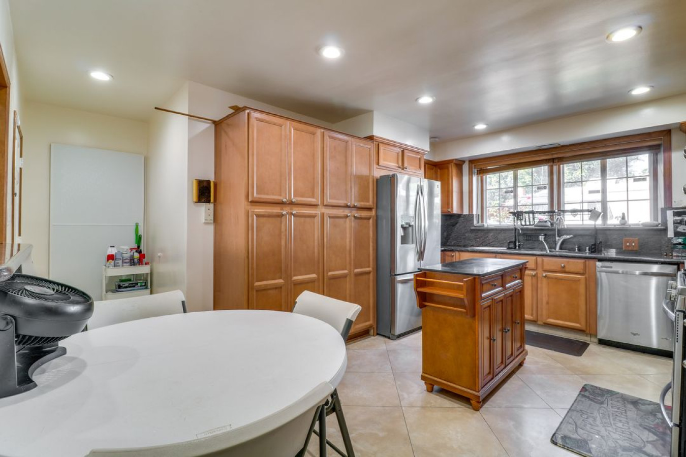 North Hills 2BR Home + Outdoor Pool - Los Angeles