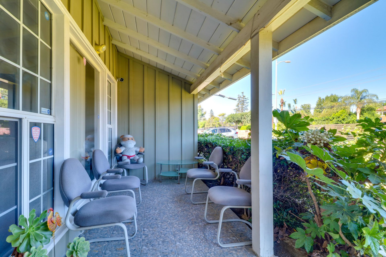 North Hills 2BR Home + Outdoor Pool - Los Angeles