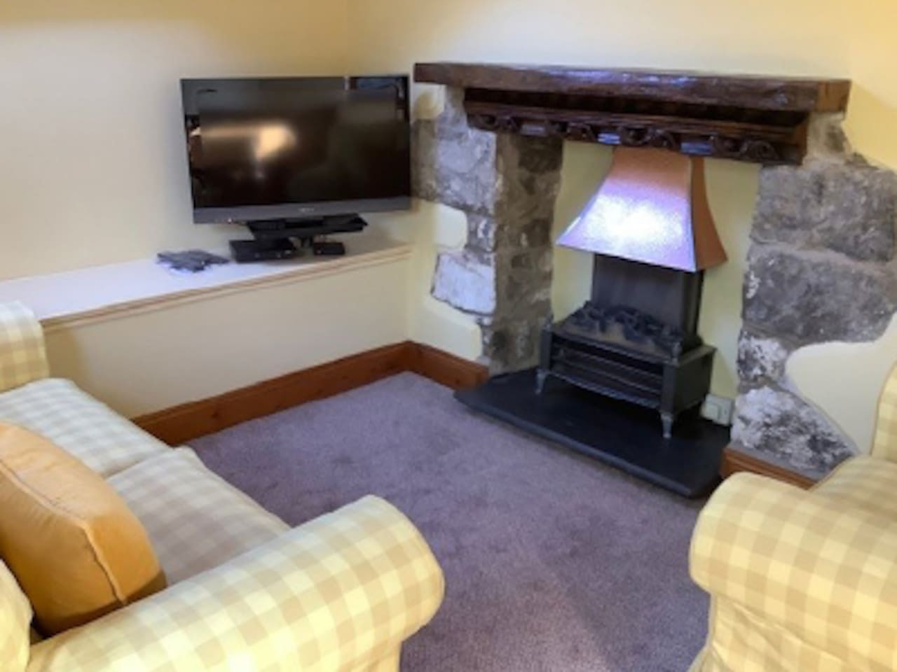 charming-18th-century-cottage-in-solva's-heart/