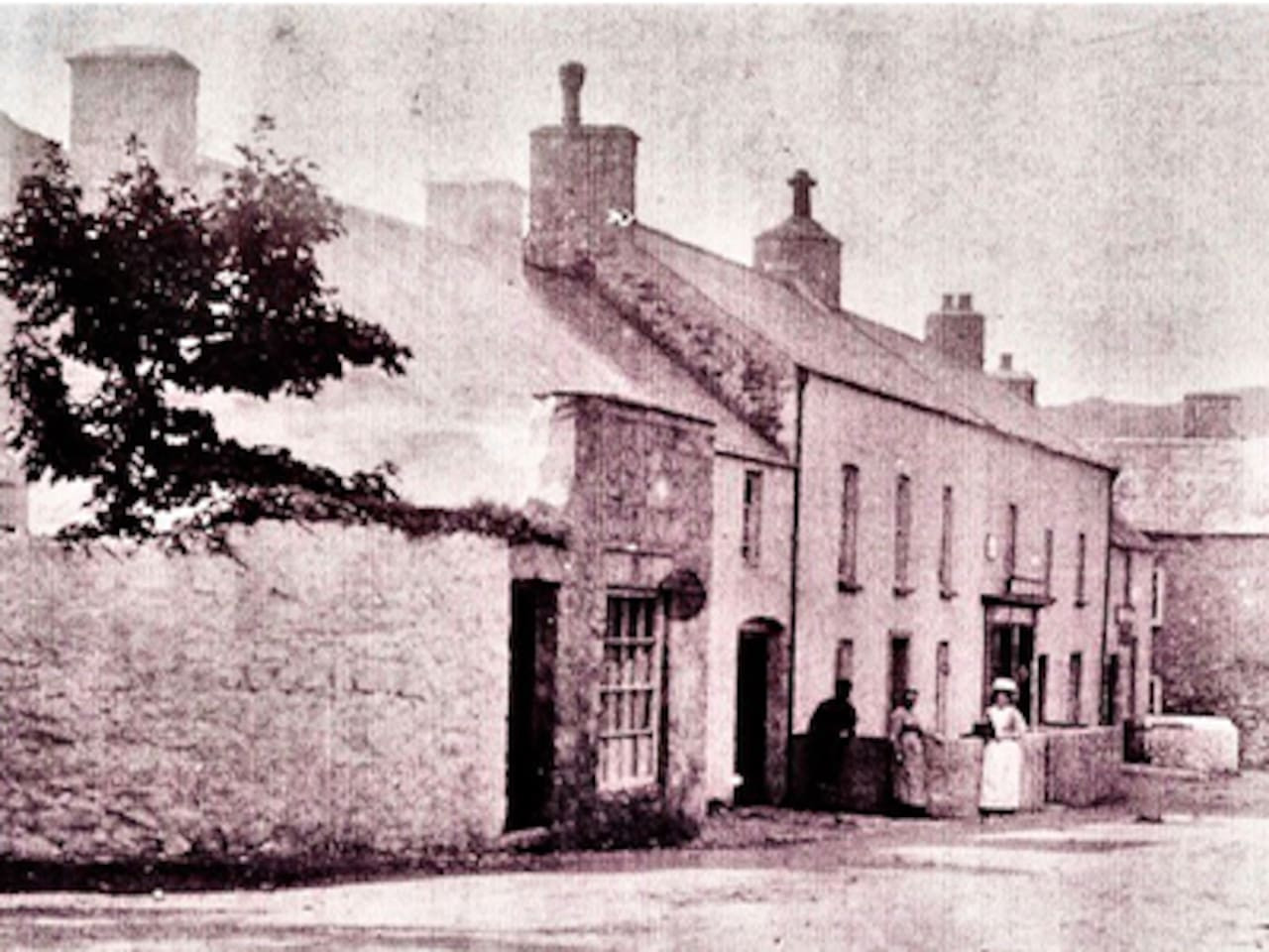 charming-18th-century-cottage-in-solva's-heart/