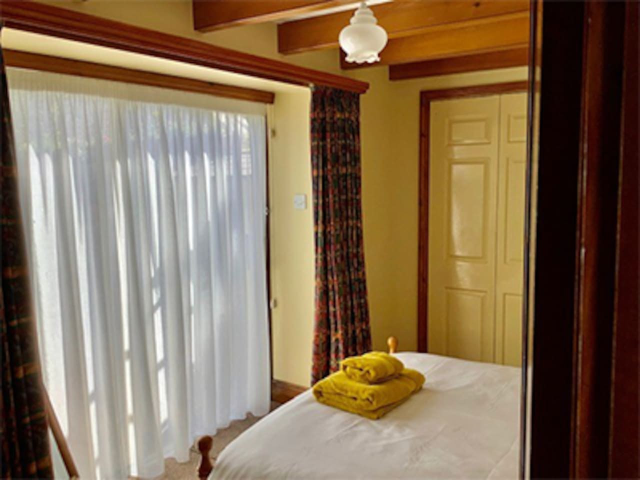 charming-18th-century-cottage-in-solva's-heart/