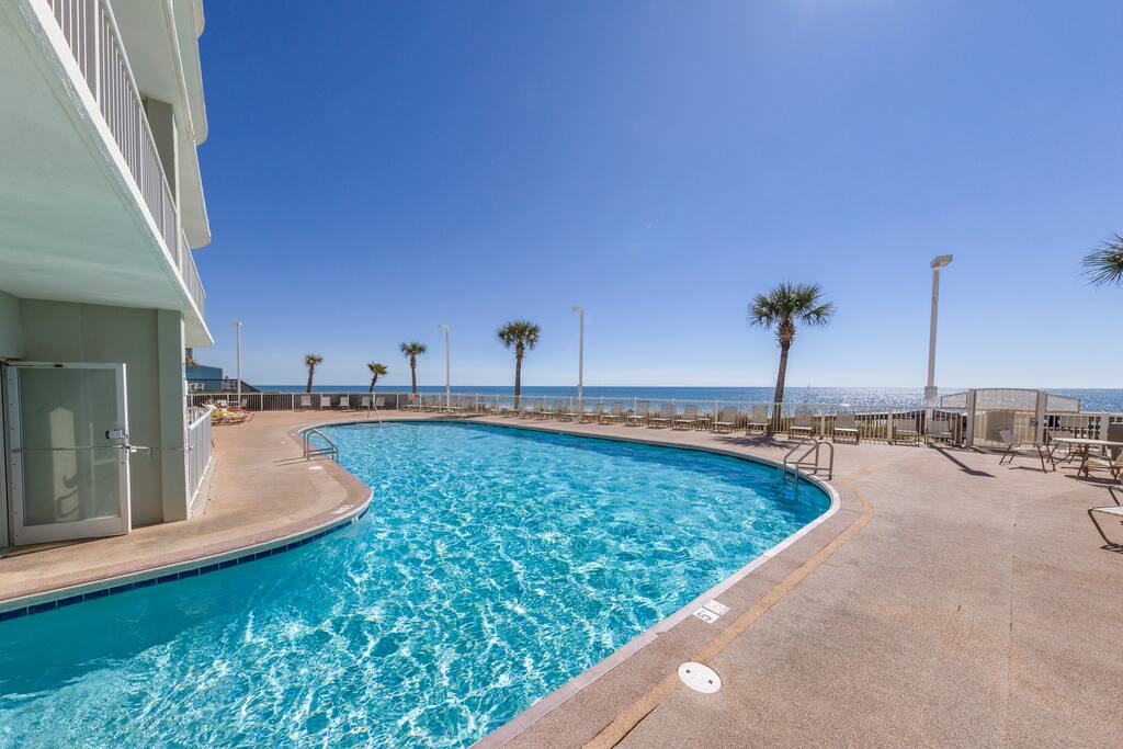 Indoor/outdoor heated pool