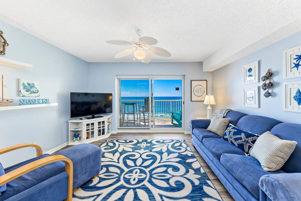 Views of the ocean from the living room and kitchen. Smart TV and LazyBoy sleeper sofa.