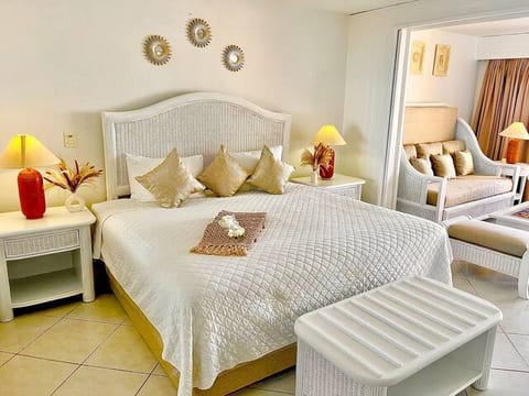 Deluxe Beachfront Apt-Ocean view Cupecoy