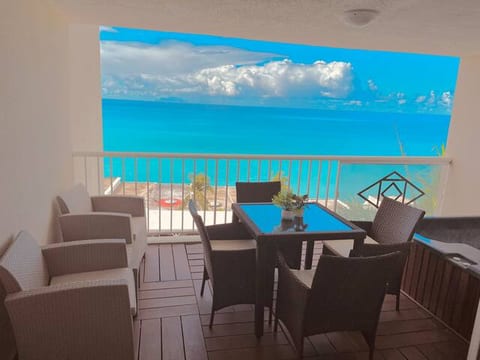  Panoramic Stunning Seaview Modern Apartment, Cu