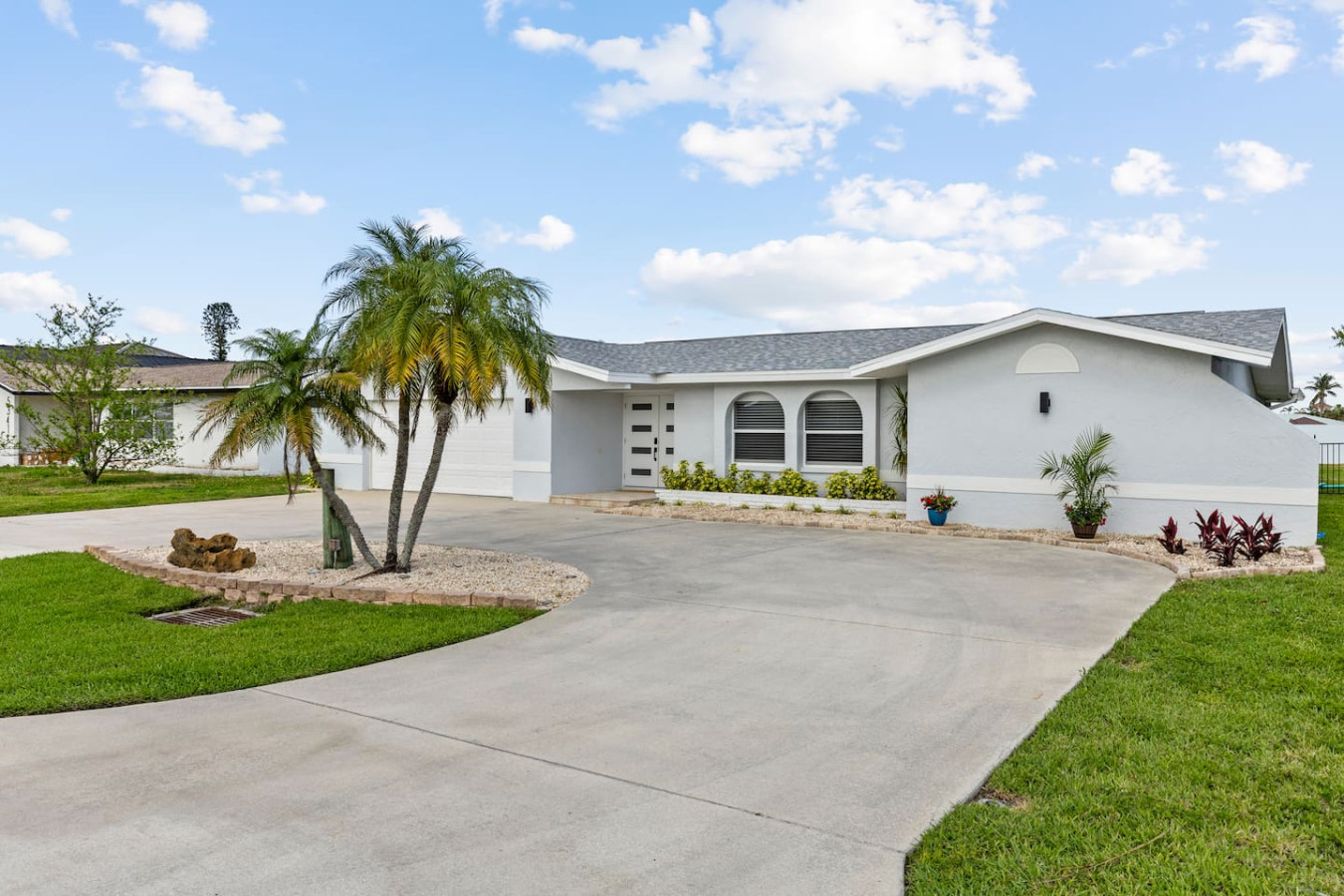 coastal-escape-in-cape-coral/