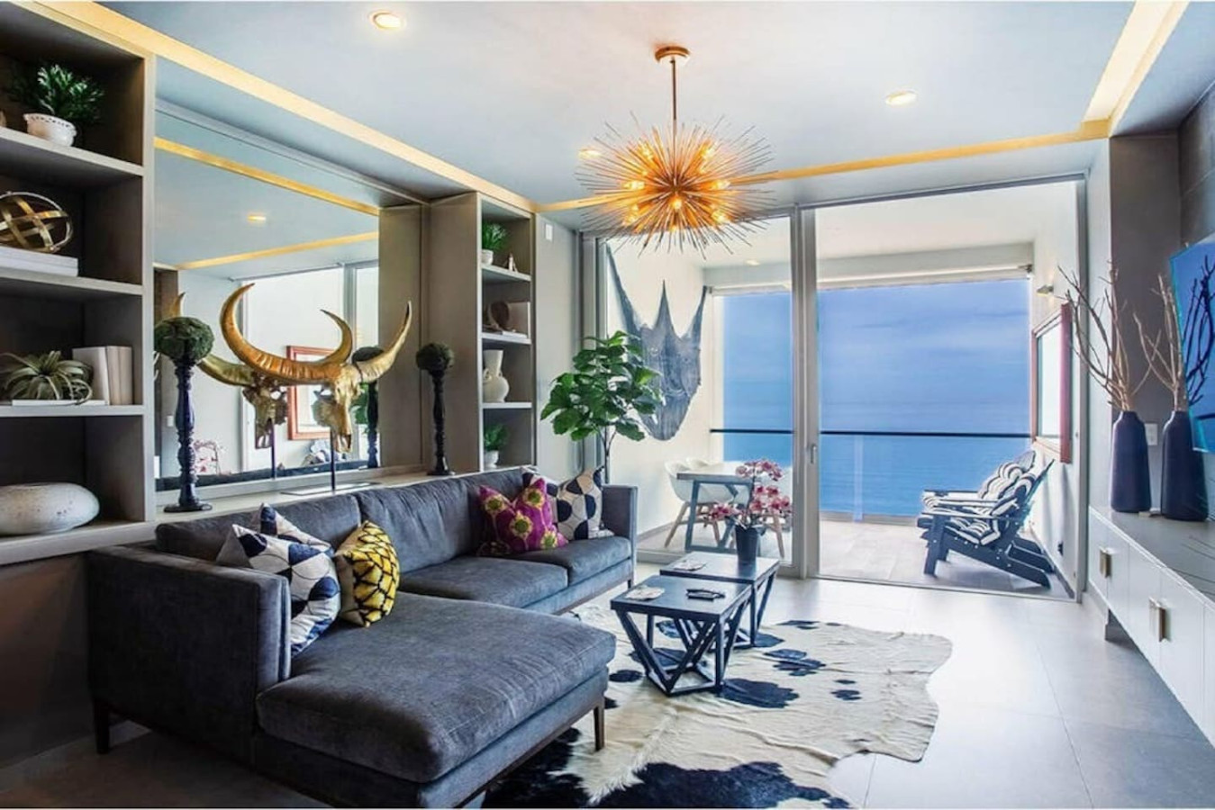 gorgeous-designer-studio-w-free-breakfast/