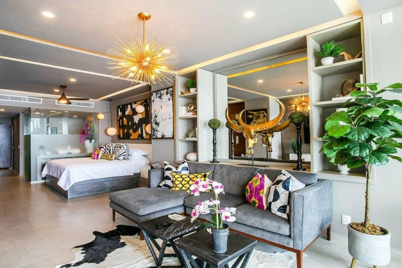 gorgeous-designer-studio-w-free-breakfast/