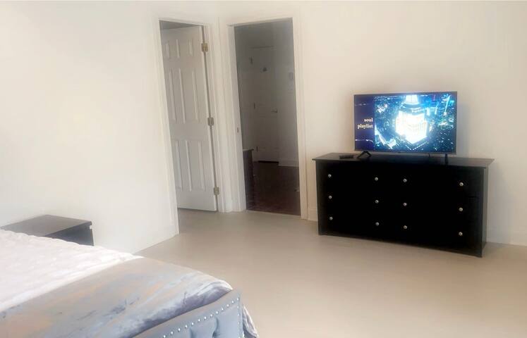 Your Home Away From Home 3br, SF Summer Retreat