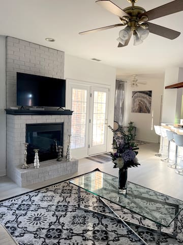 Your Home Away From Home 3br, SF Summer Retreat