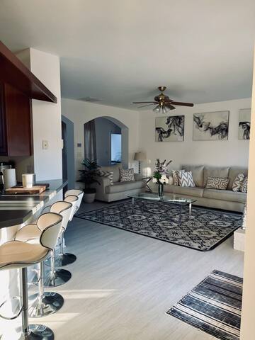 Your Home Away From Home 3br, SF Summer Retreat