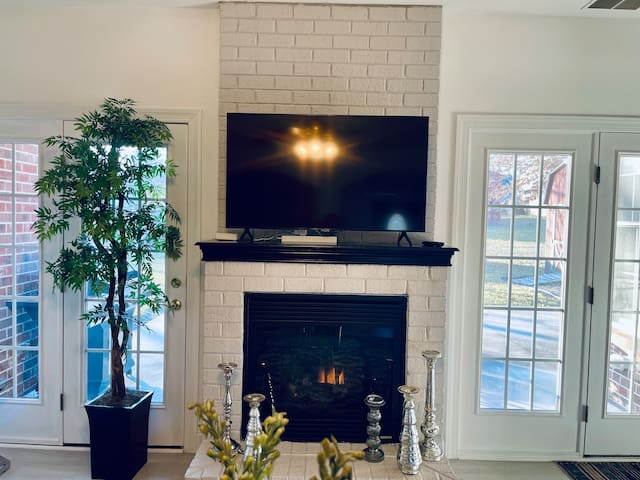 Your Home Away From Home 3br, SF Summer Retreat