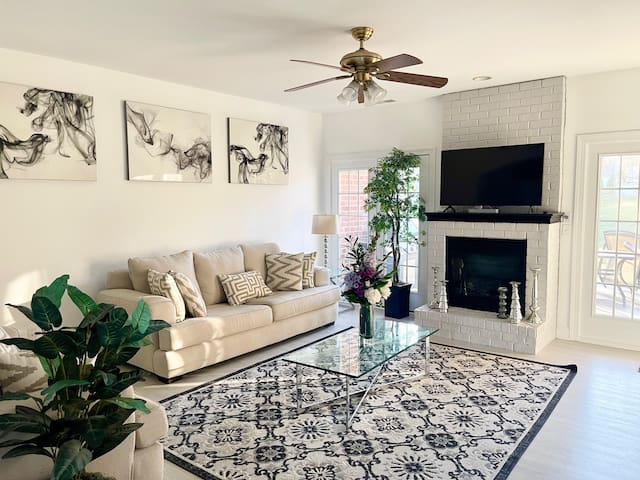 Your Home Away From Home 3br, SF Summer Retreat