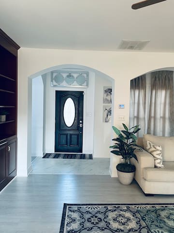 Your Home Away From Home 3br, SF Summer Retreat