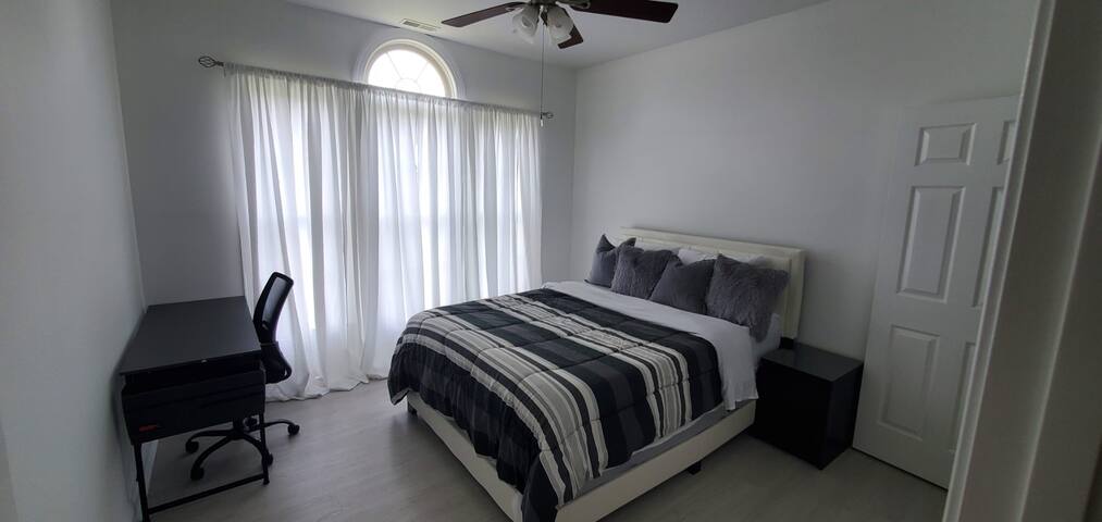 Your Home Away From Home 3br, SF Summer Retreat
