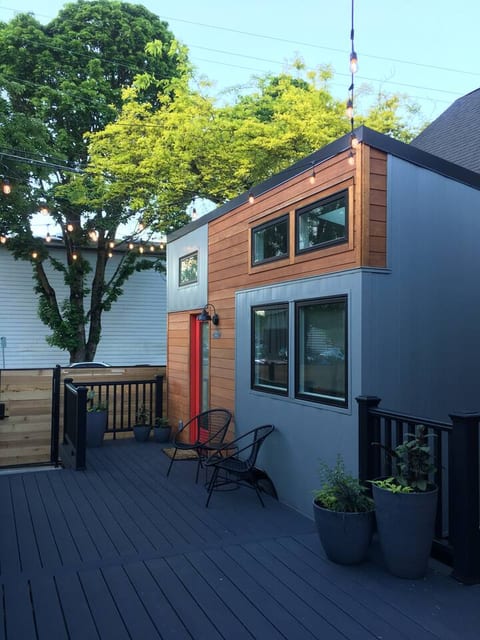 The Henry Tiny Home -Free Street Parking, walkable