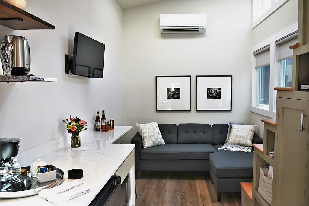 Netflix TV included.