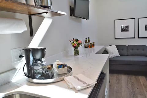 Group of 3 Tiny Homes - Free Street Parking!