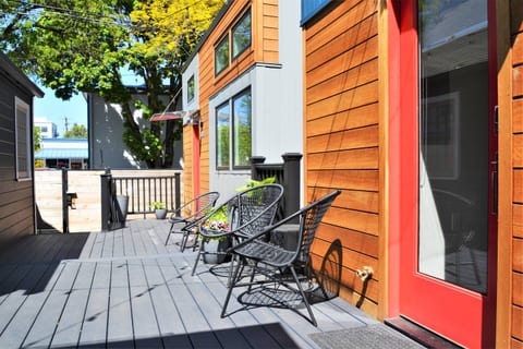 Group of 3 Tiny Homes - Free Street Parking!