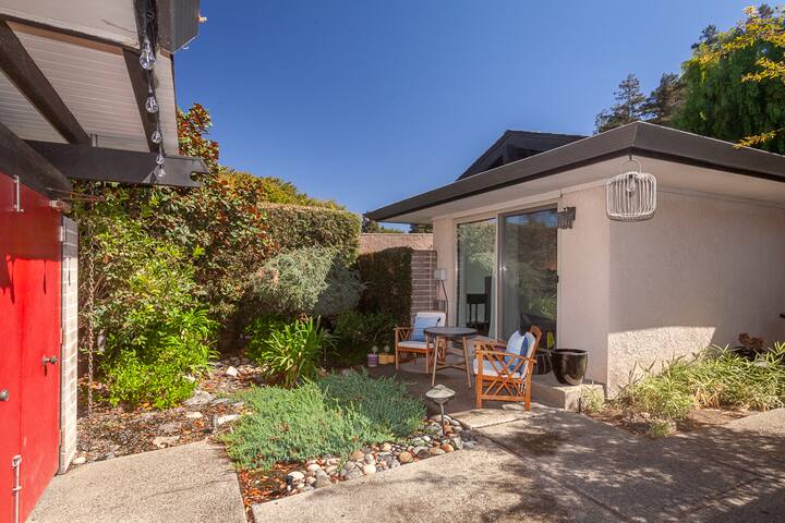 Modern, Renovated Private Oasis - Stockton Modern, Renovated Private Oasis - Stockton