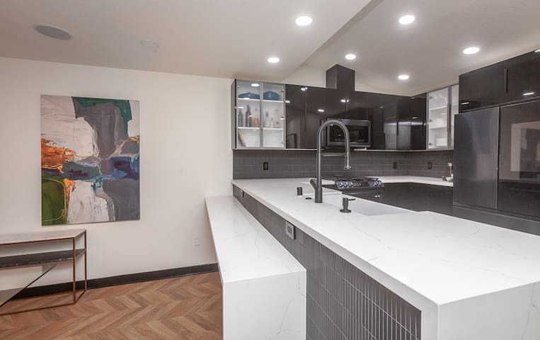 Modern, Renovated Private Oasis - Stockton Modern, Renovated Private Oasis - Stockton