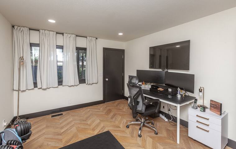 Modern, Renovated Private Oasis - Stockton Modern, Renovated Private Oasis - Stockton