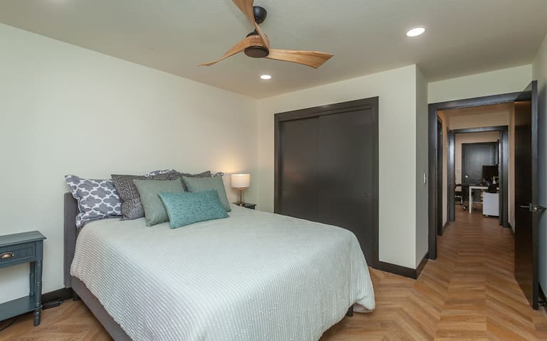 Modern, Renovated Private Oasis - Stockton Modern, Renovated Private Oasis - Stockton