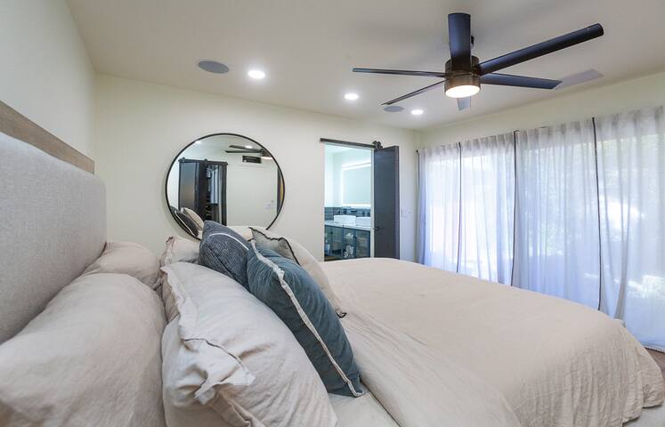 Modern, Renovated Private Oasis - Stockton Modern, Renovated Private Oasis - Stockton