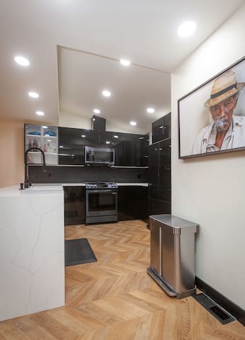 Modern, Renovated Private Oasis - Stockton Modern, Renovated Private Oasis - Stockton