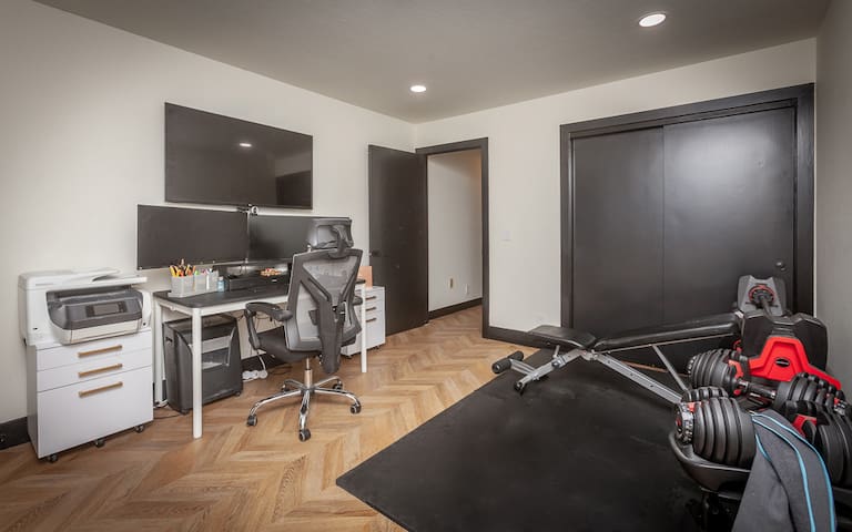 Modern, Renovated Private Oasis - Stockton Modern, Renovated Private Oasis - Stockton