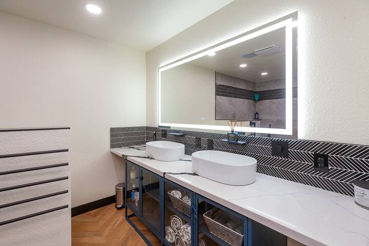 Modern, Renovated Private Oasis - Stockton Modern, Renovated Private Oasis - Stockton