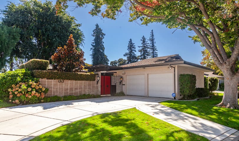 Modern, Renovated Private Oasis - Stockton Modern, Renovated Private Oasis - Stockton