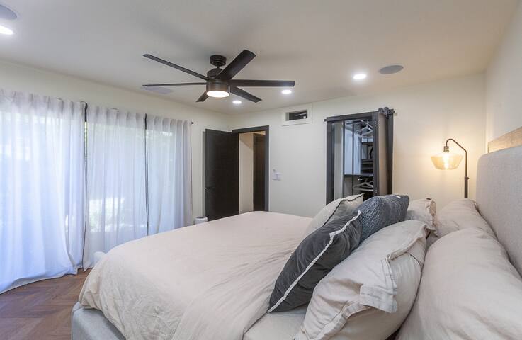 Modern, Renovated Private Oasis - Stockton Modern, Renovated Private Oasis - Stockton