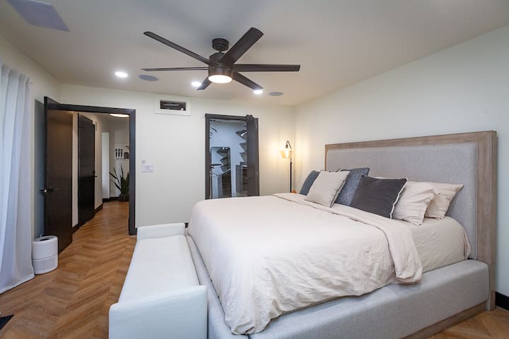 Modern, Renovated Private Oasis - Stockton Modern, Renovated Private Oasis - Stockton