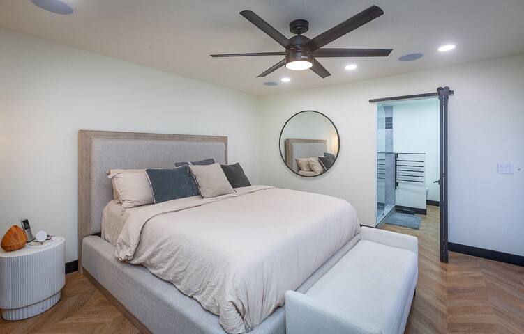 Modern, Renovated Private Oasis - Stockton Modern, Renovated Private Oasis - Stockton