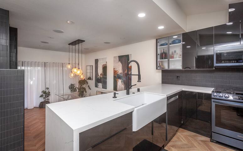 Modern, Renovated Private Oasis - Stockton Modern, Renovated Private Oasis - Stockton