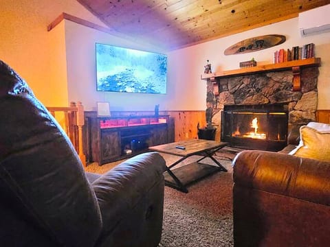 3BR Home w Game Room by The Village & Snow Summit