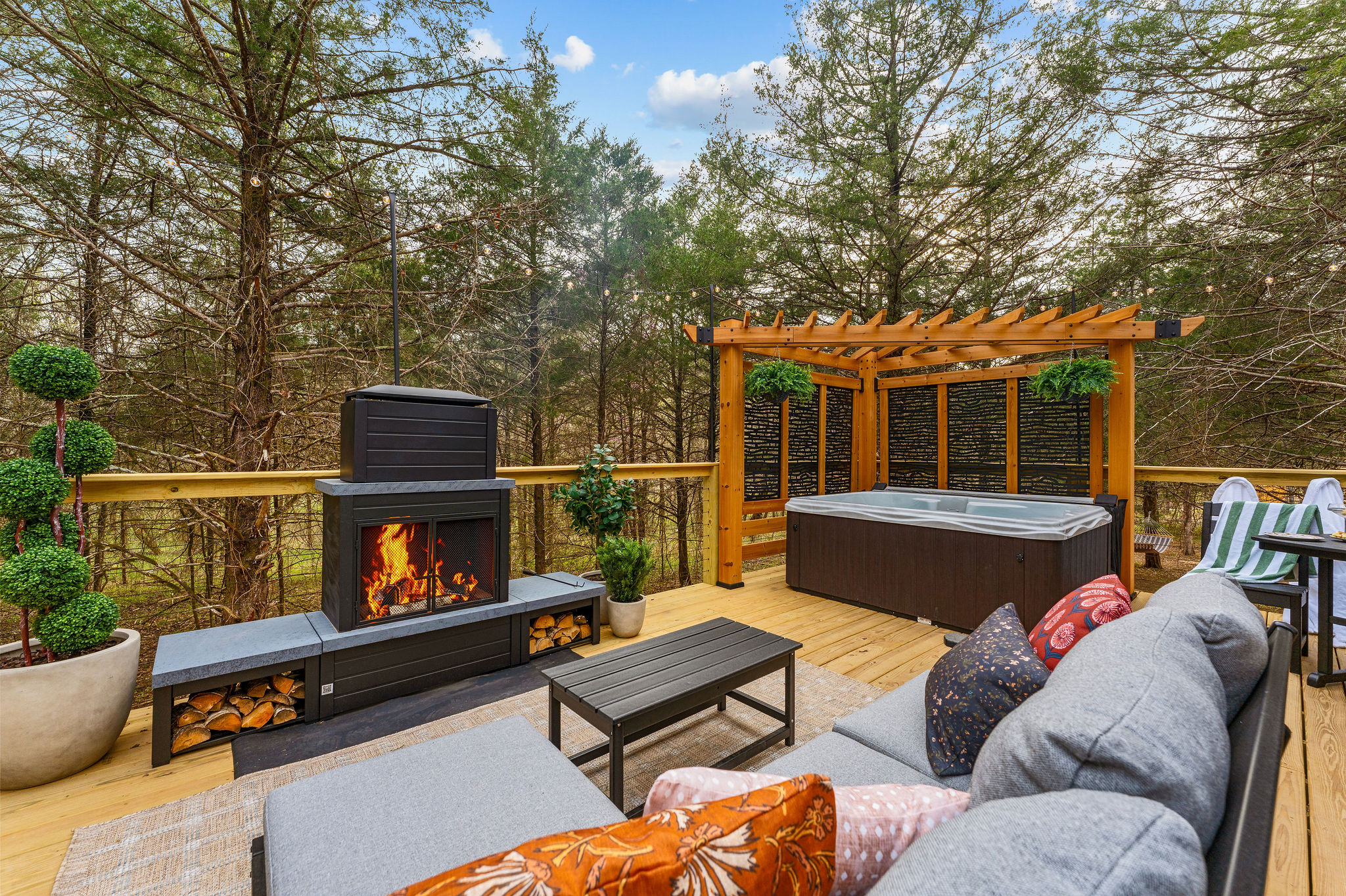 Gorgeous pine views Gorgeous pine views - Crickets Keep - Omaha