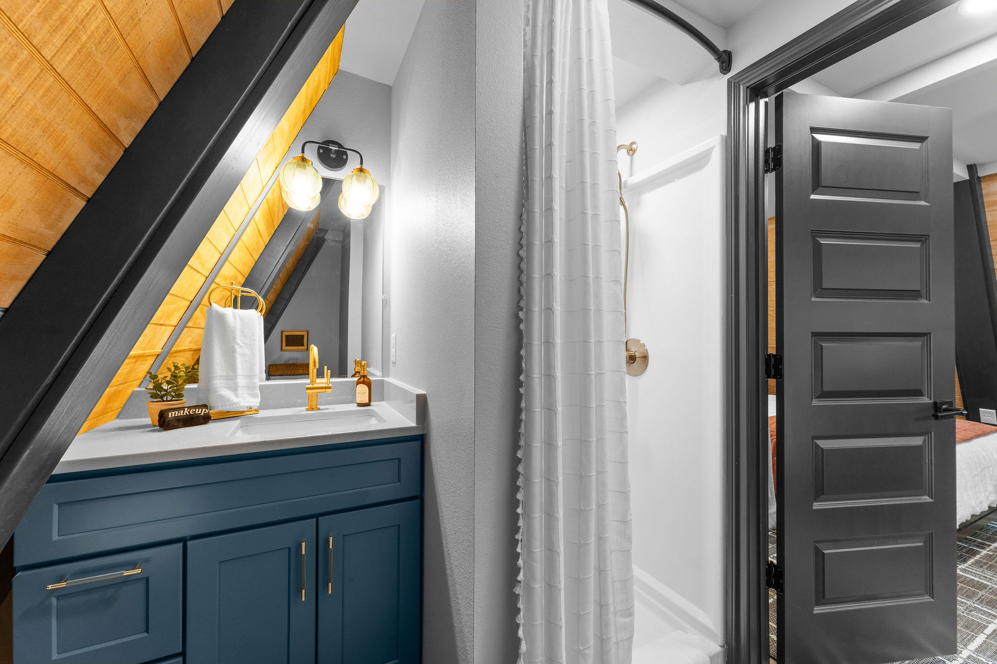 Full bathroom Full bathroom - Crickets Keep - Omaha